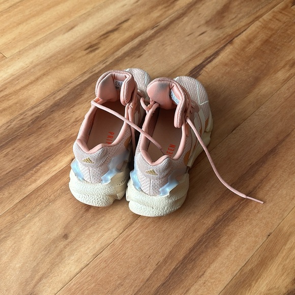 Adidas Jetboost Sneaker - Picture 3 of 8